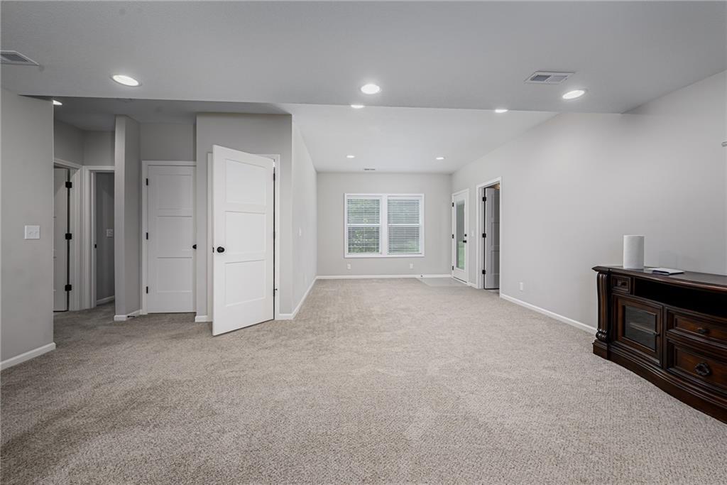 4712 Redwood Street Property Photo 25