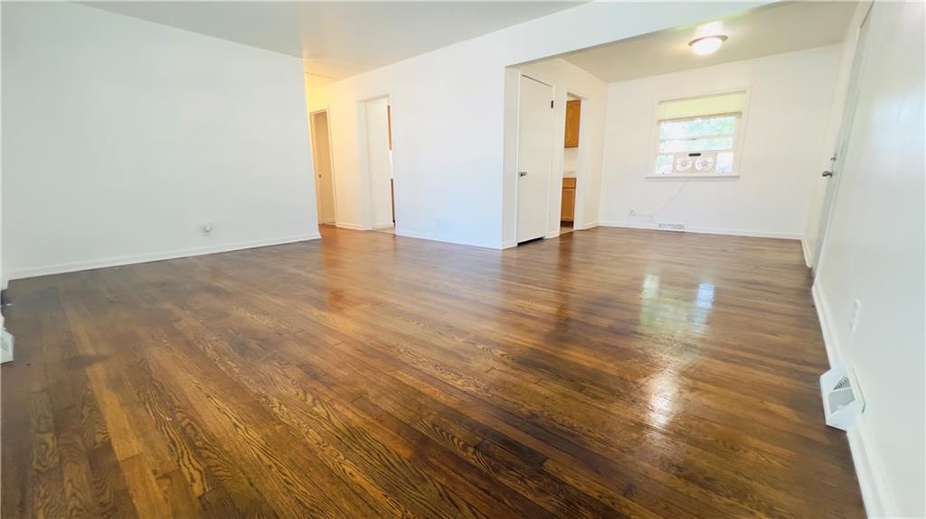 204 N Park Drive Property Photo 3