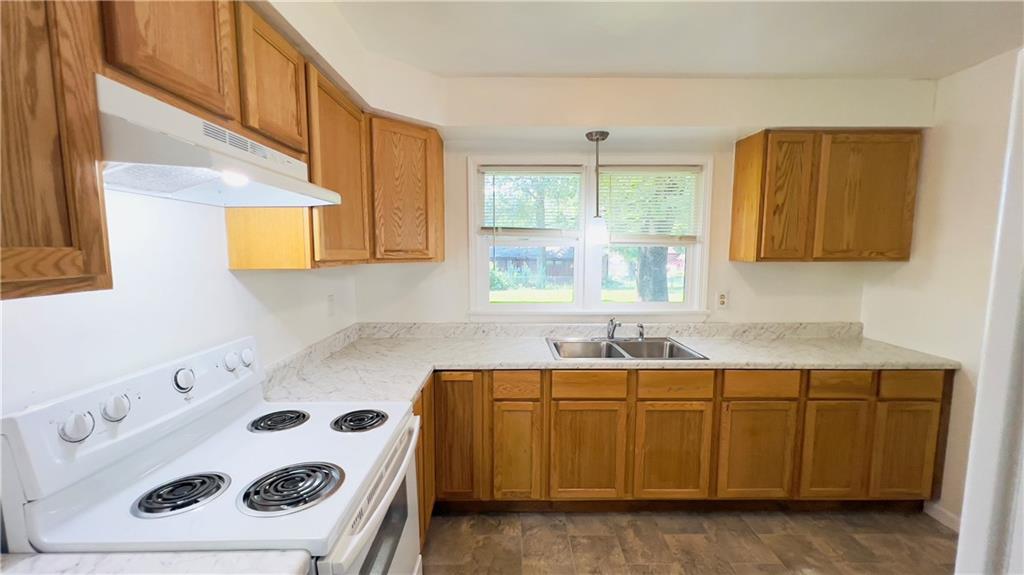 204 N Park Drive Property Photo 6