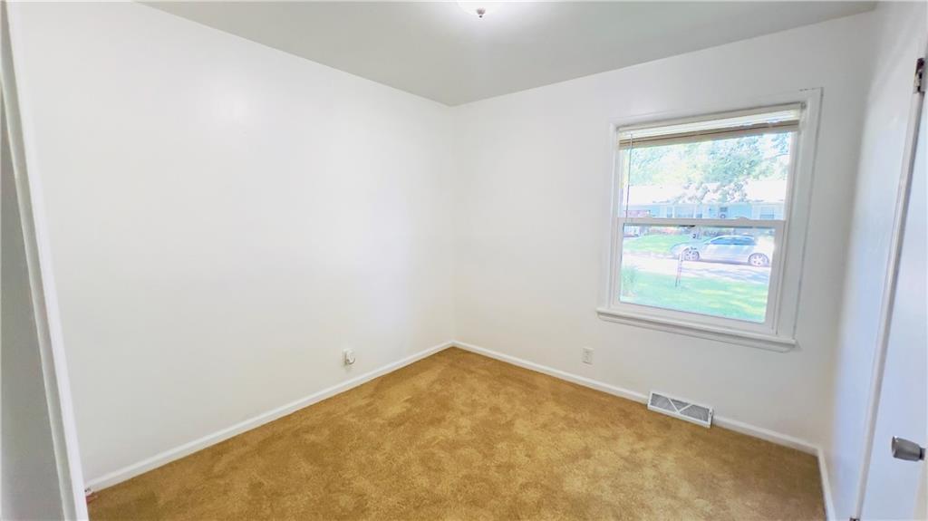204 N Park Drive Property Photo 11