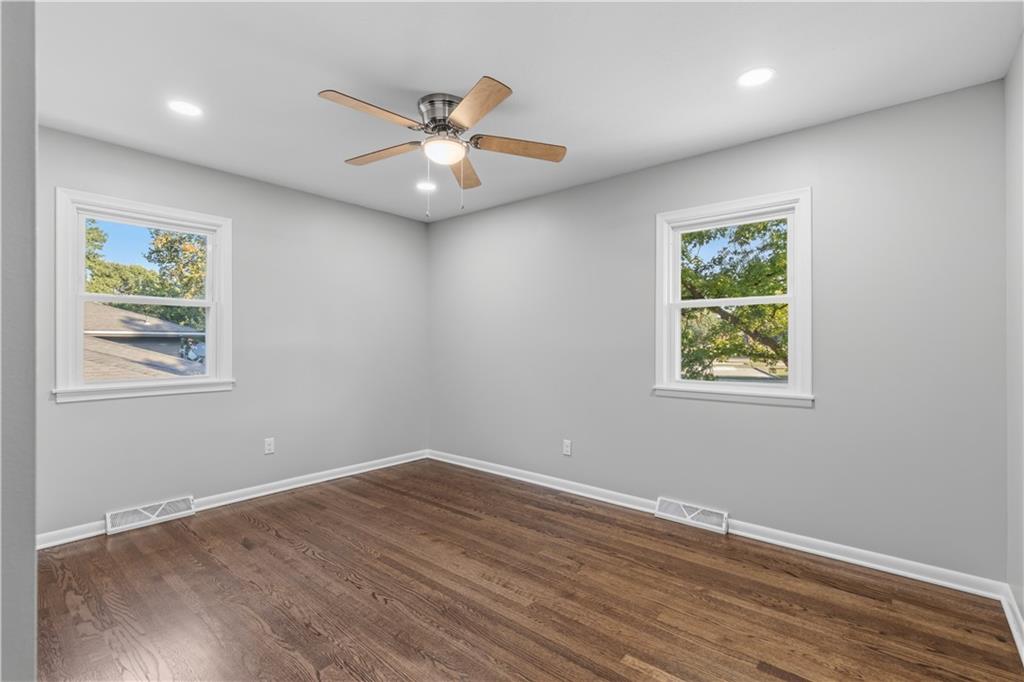 1202 E Ridgeway Drive Property Photo 22