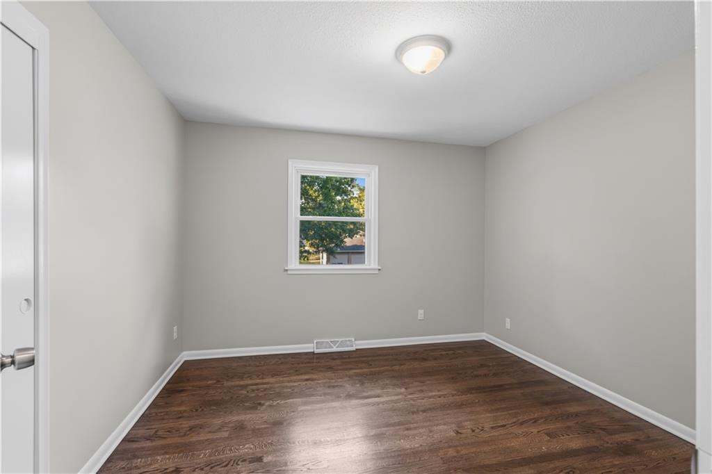 1202 E Ridgeway Drive Property Photo 24