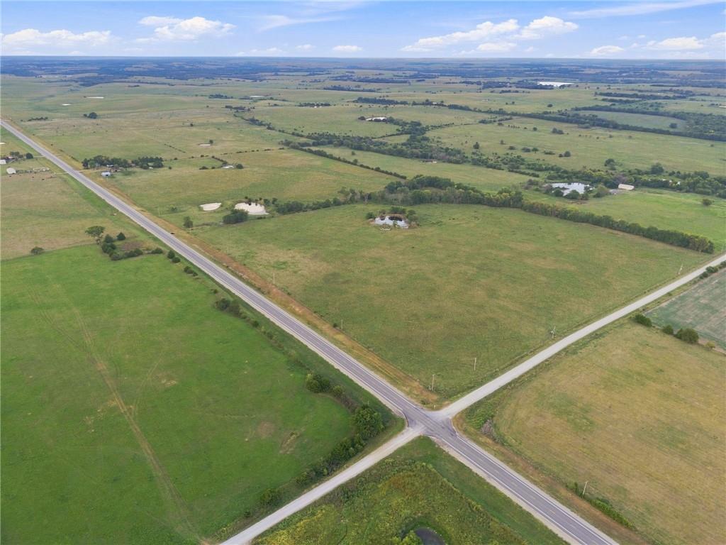 17478 S 59 Highway Property Photo 1