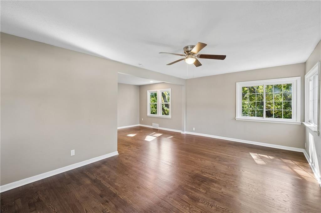 209 Ne Hill Street Property Photo 6