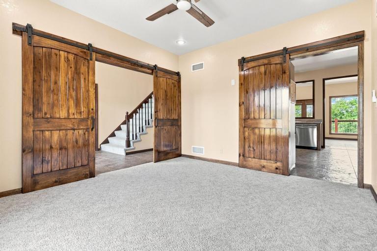 17200 S Gray Drive Property Photo 18