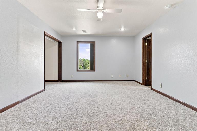 17200 S Gray Drive Property Photo 26