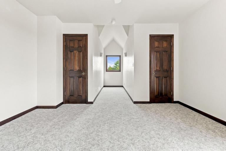17200 S Gray Drive Property Photo 29