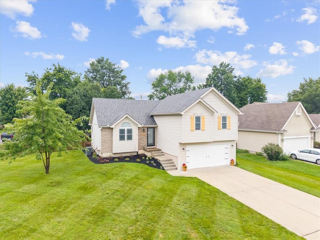 1104 Regency Drive Property Photo 2