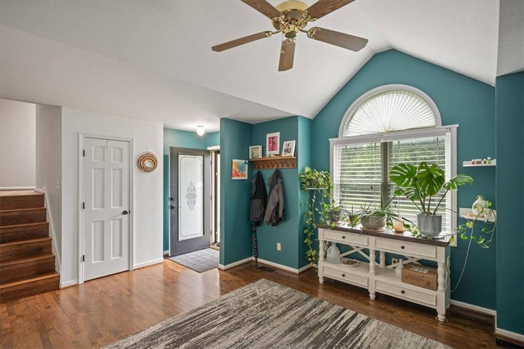 1104 Regency Drive Property Photo 3