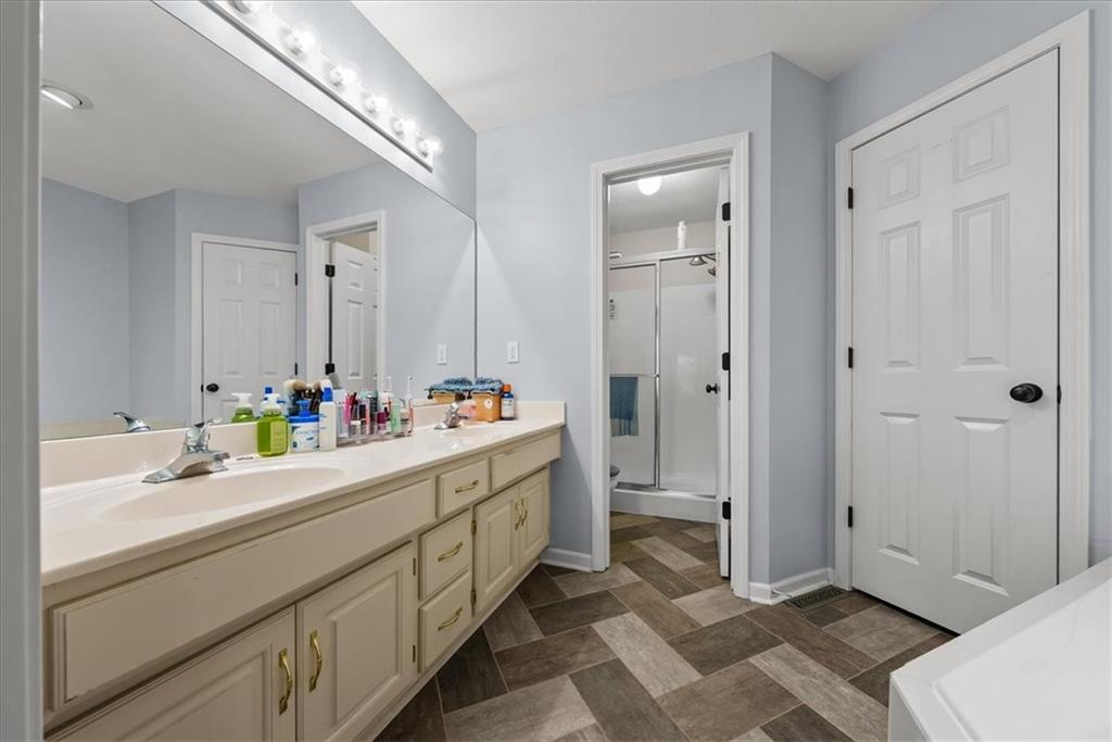 1104 Regency Drive Property Photo 15