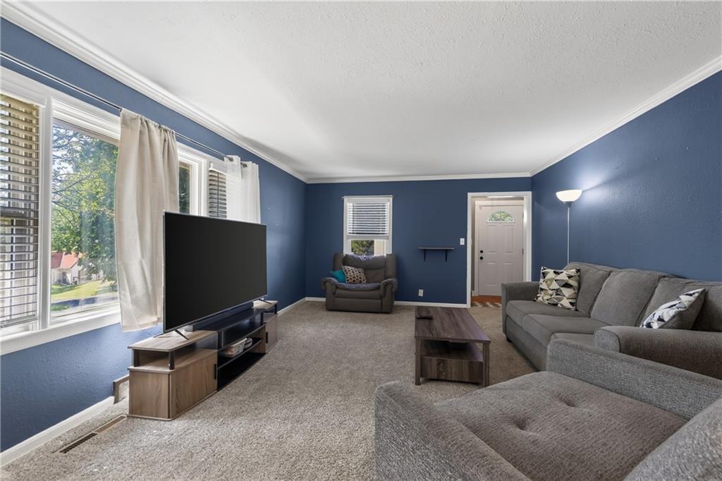 105 S July Street Property Photo 6