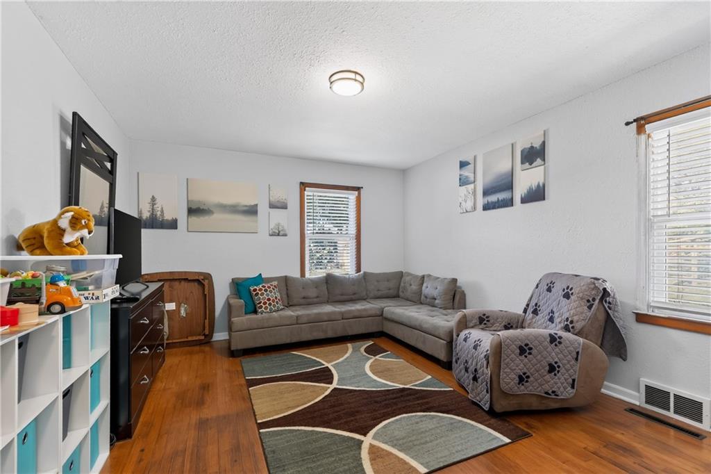 105 S July Street Property Photo 21