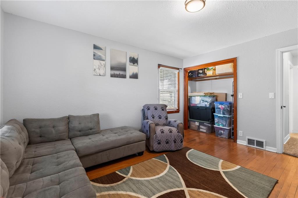105 S July Street Property Photo 22