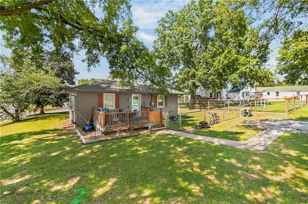 105 S July Street Property Photo 28