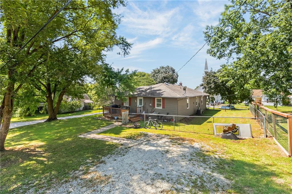 105 S July Street Property Photo 29