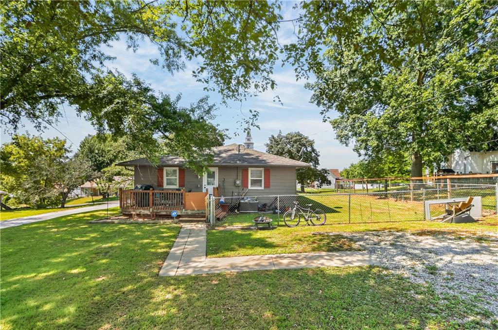 105 S July Street Property Photo 30