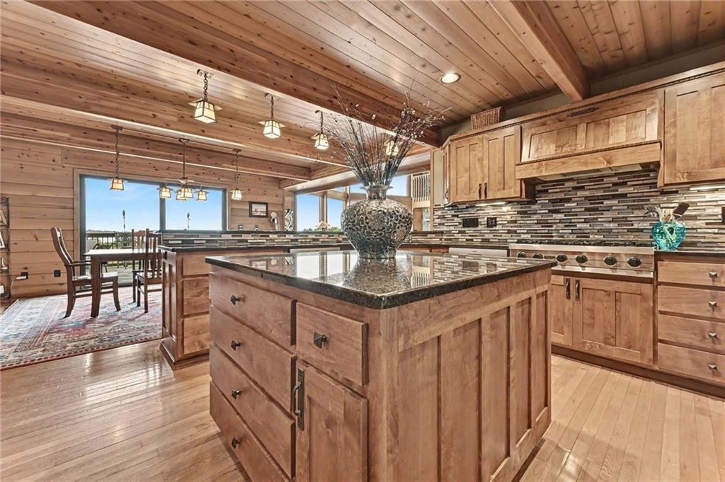 521 N 1450th Road Property Photo 37
