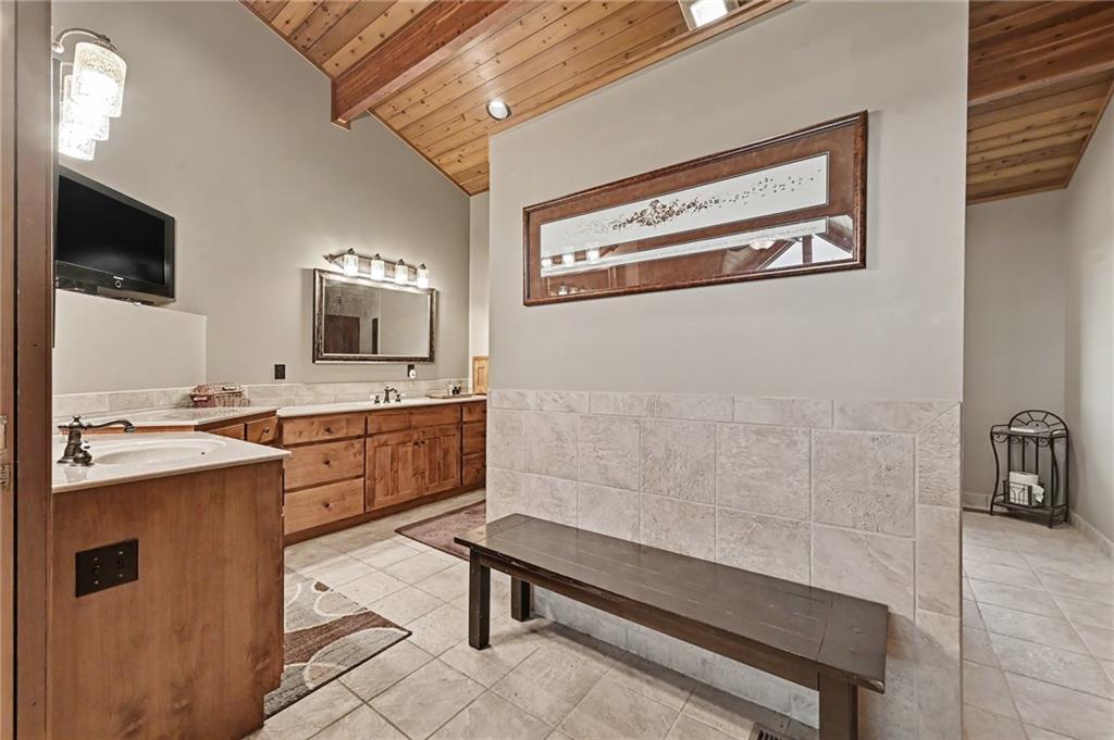 521 N 1450th Road Property Photo 47