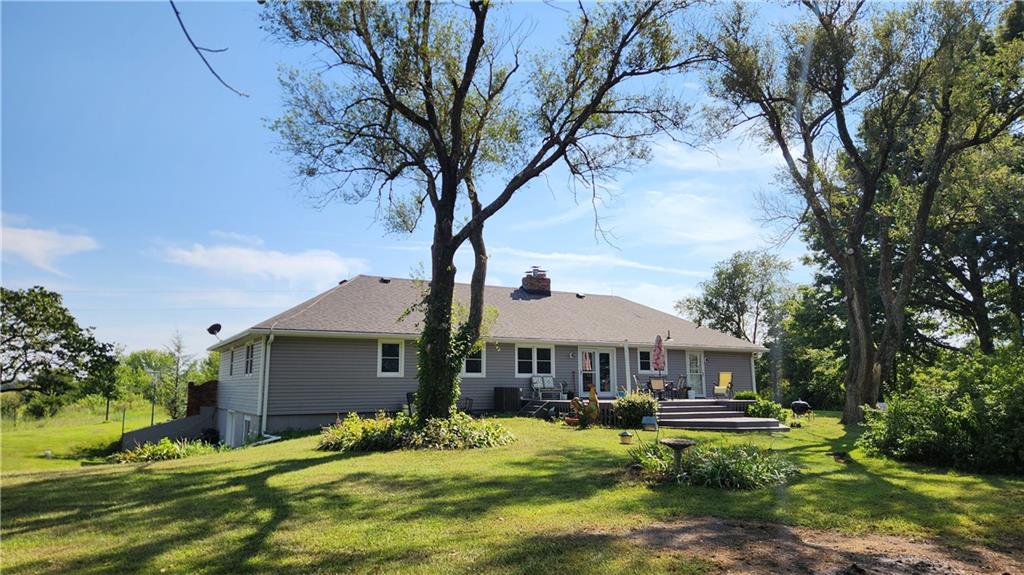 8244 Se V Highway Property Photo 3