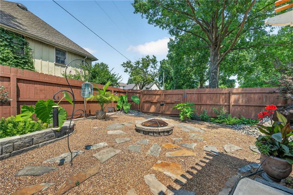 7320 N Garfield Avenue Property Photo 33