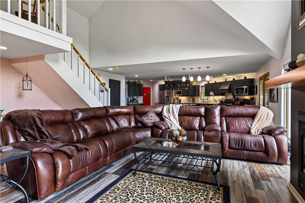 21185 R Road Property Photo 12