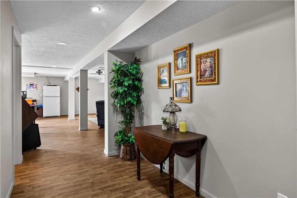 21185 R Road Property Photo 28