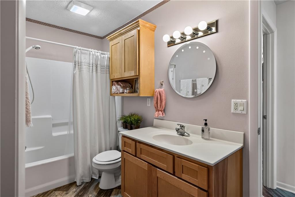 21185 R Road Property Photo 31