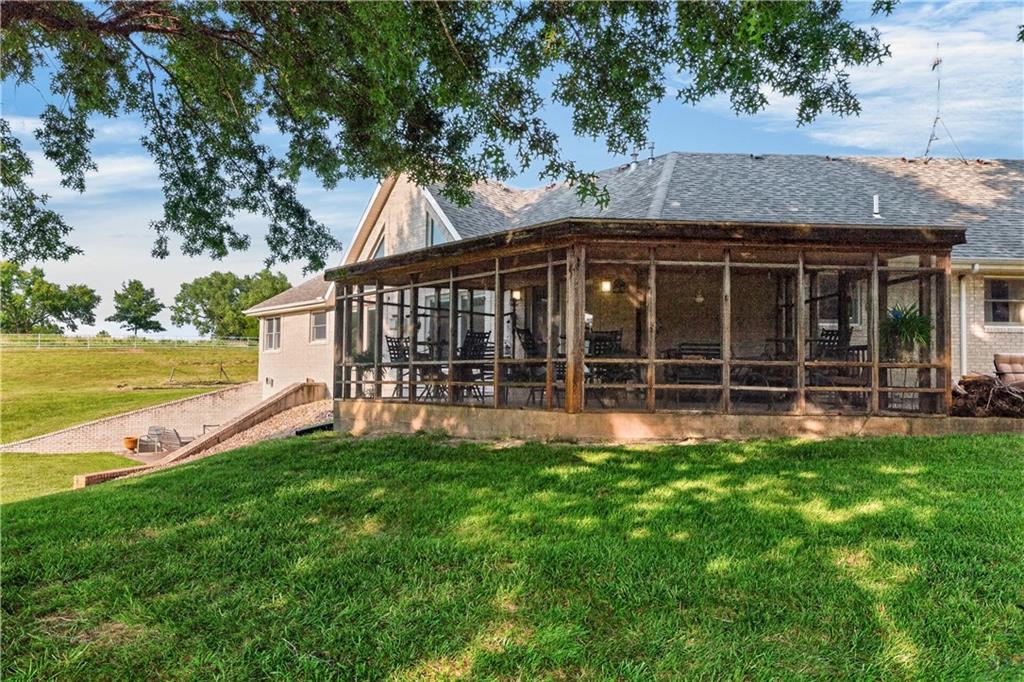 21185 R Road Property Photo 36