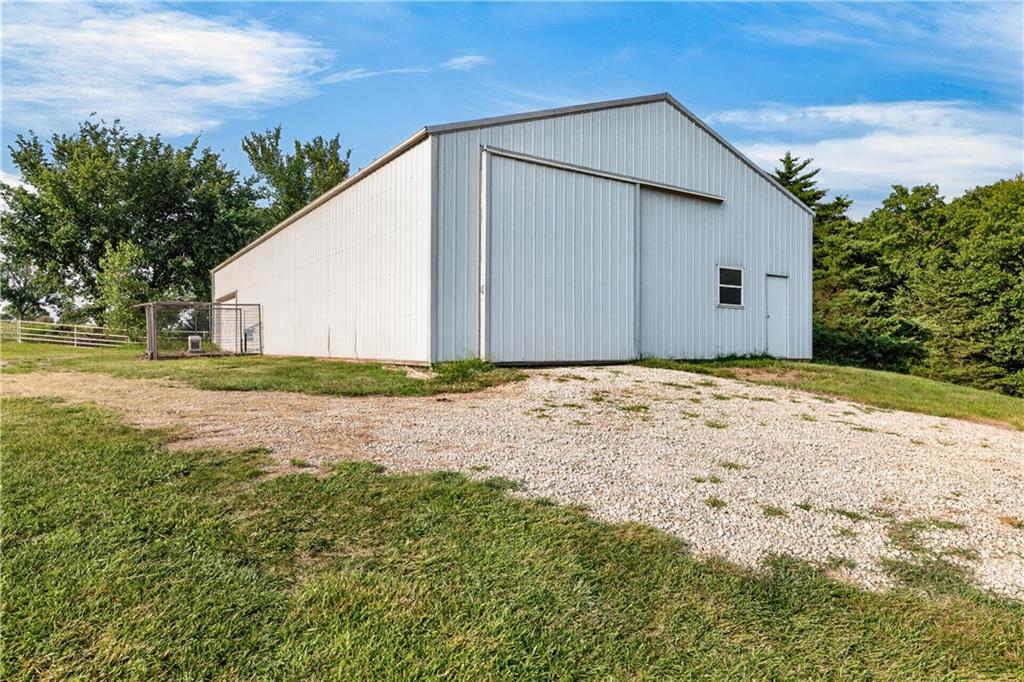 21185 R Road Property Photo 38
