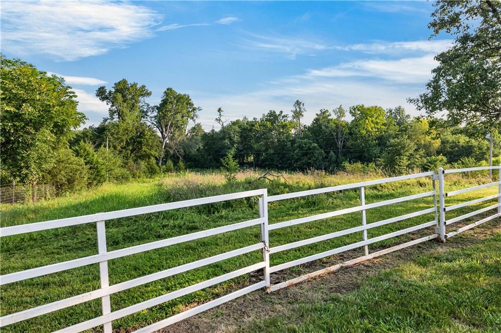 21185 R Road Property Photo 47