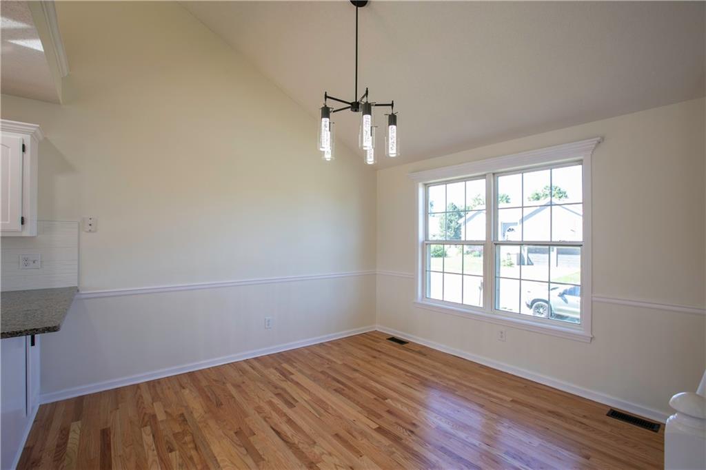 16413 Hight Avenue Property Photo 8