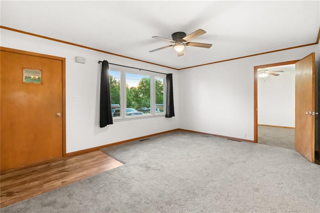 807 S Willow Street Property Photo 4