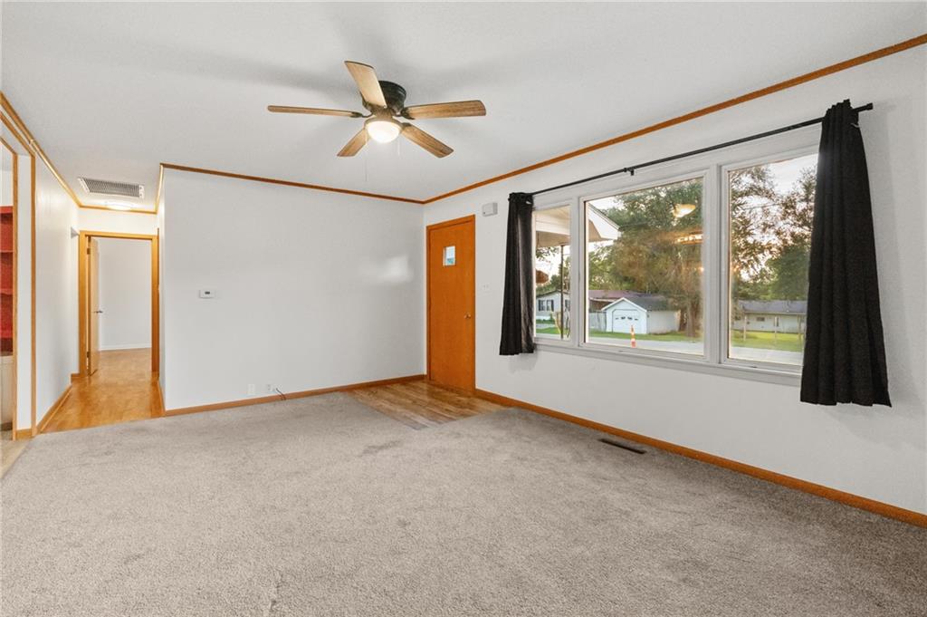 807 S Willow Street Property Photo 7