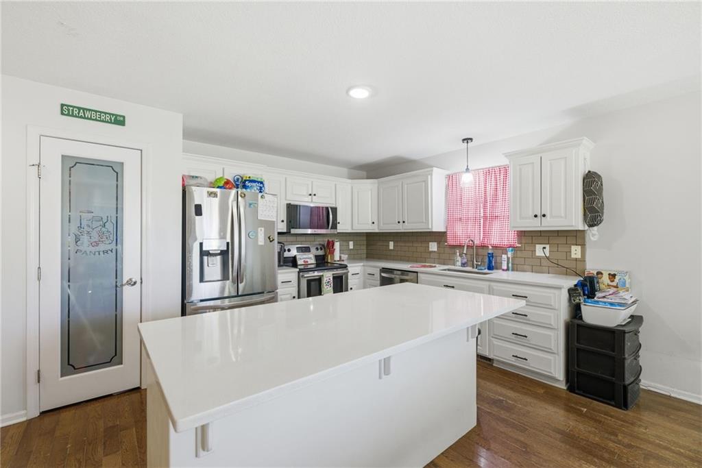 8 Westwood Circle Property Photo 10