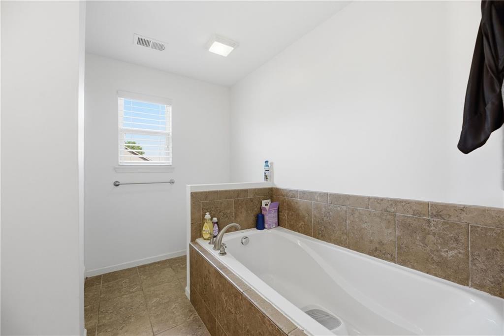 8 Westwood Circle Property Photo 31