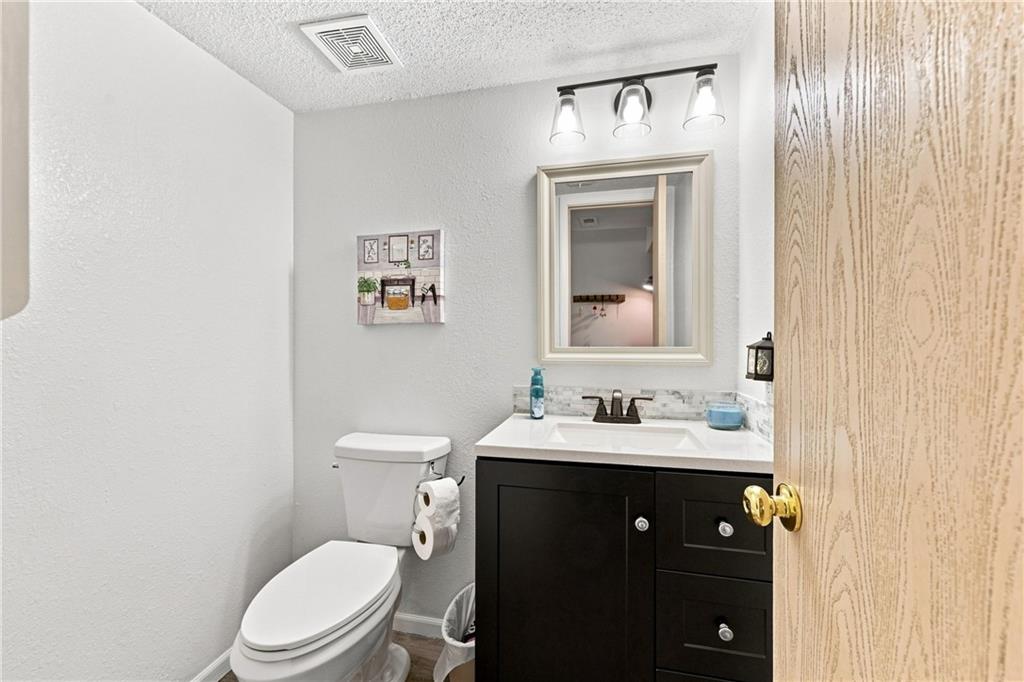 10654 E 46th Street Property Photo 5