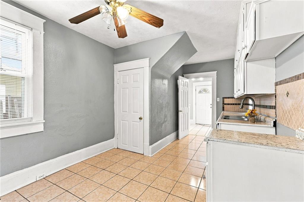 212 N Valley Street Property Photo 16
