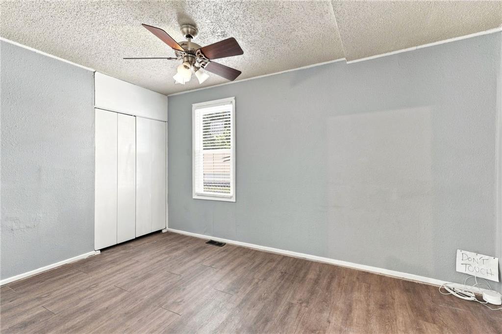 212 N Valley Street Property Photo 20