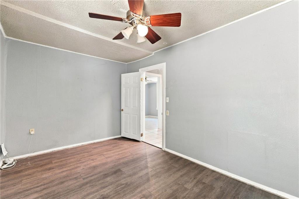 212 N Valley Street Property Photo 22