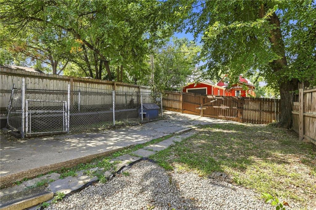212 N Valley Street Property Photo 38