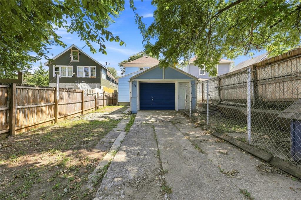212 N Valley Street Property Photo 39
