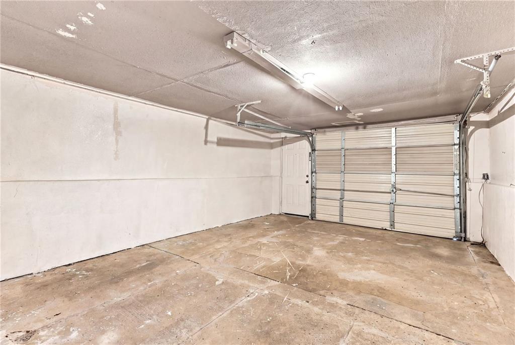 212 N Valley Street Property Photo 41