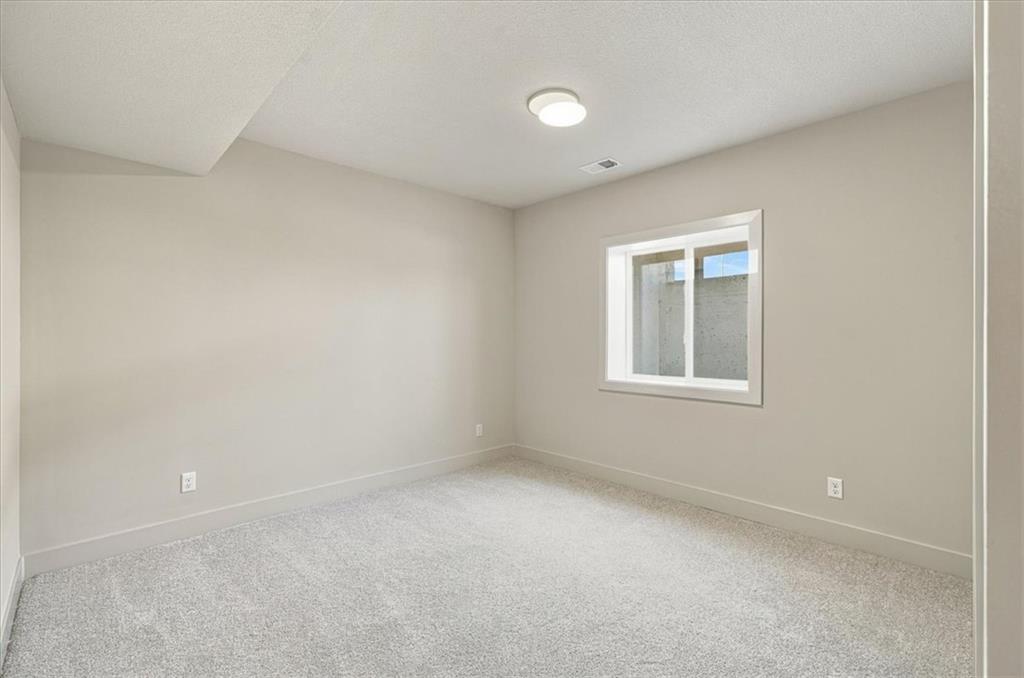 1300 Larkspur Place Property Photo 24