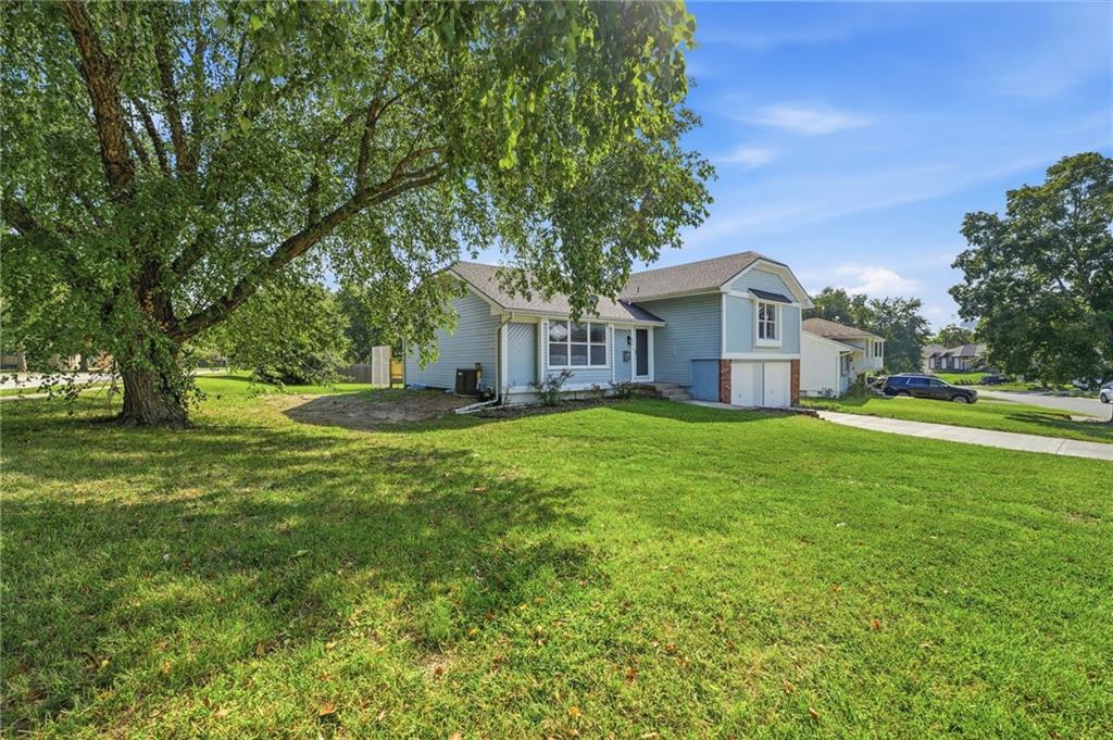 6100 E 140th Place Property Photo 3