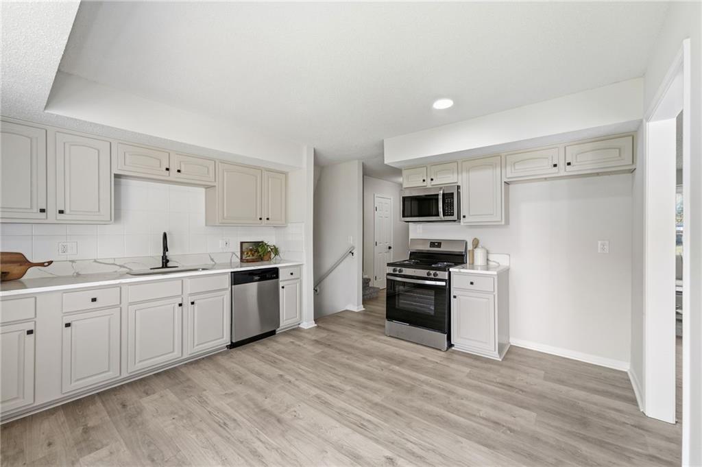 6100 E 140th Place Property Photo 16
