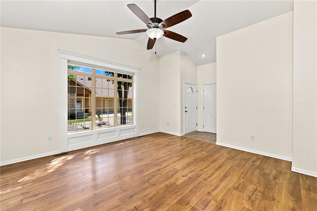 18665 W 158th Terrace Property Photo 6