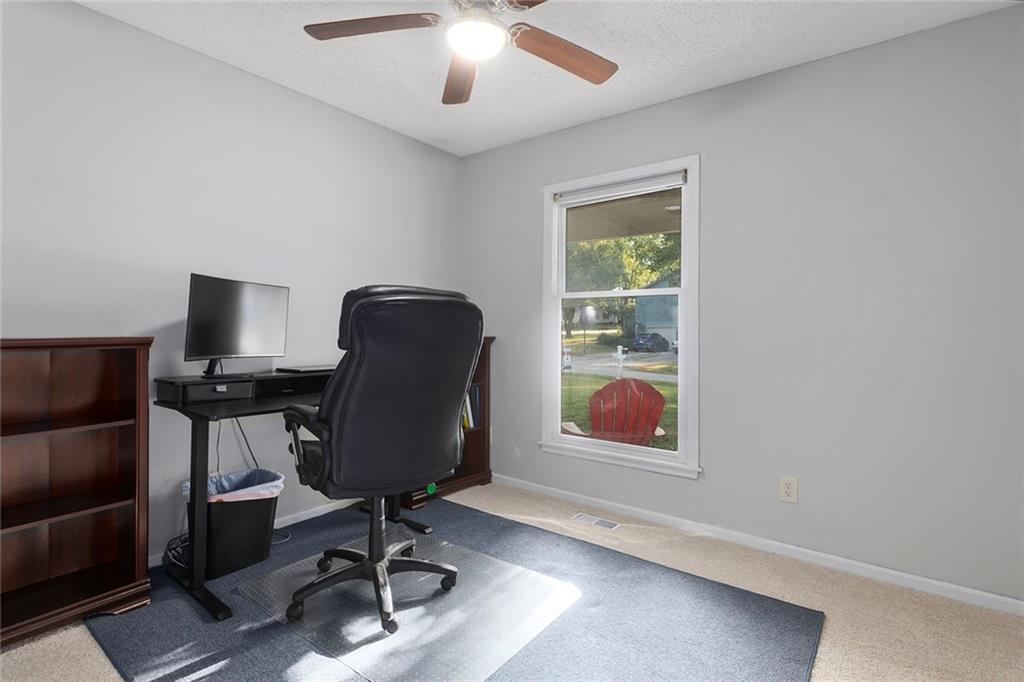 1102 S Elm Street Property Photo 16