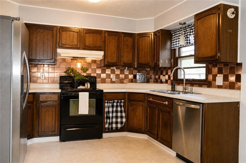 403 Catron Avenue Property Photo 10