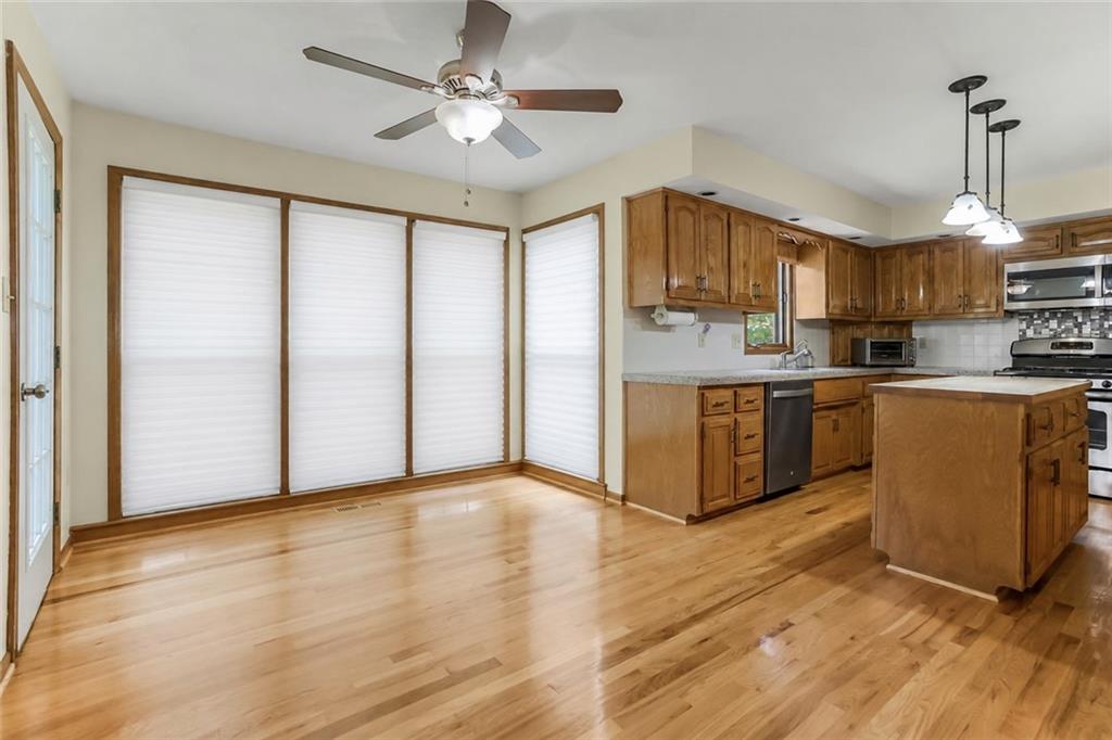 8543 Hallet Street Property Photo 7