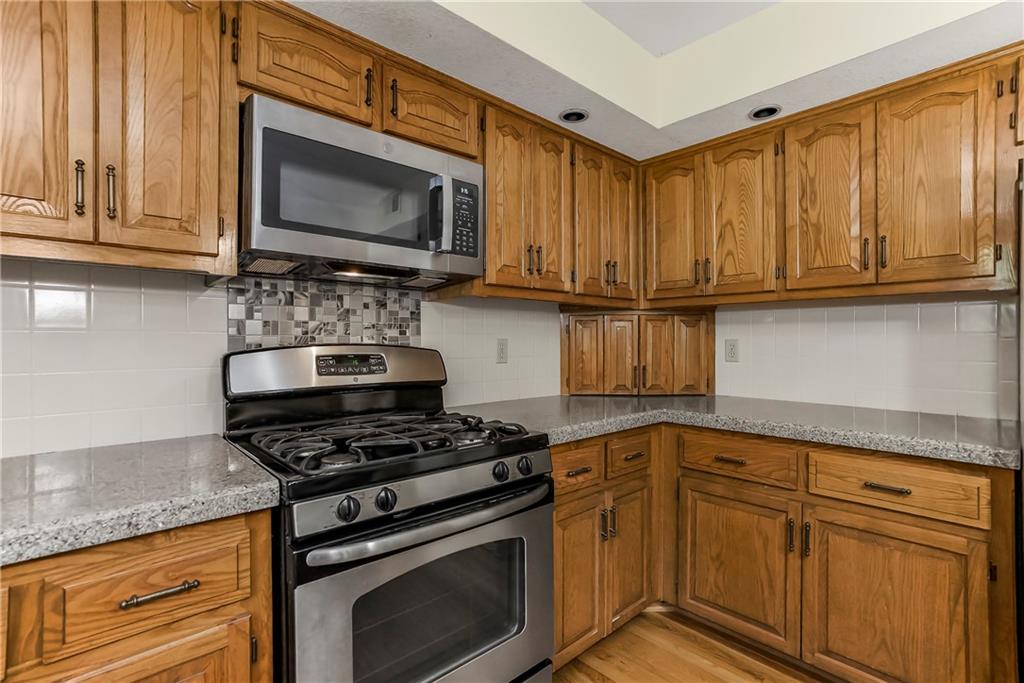 8543 Hallet Street Property Photo 9